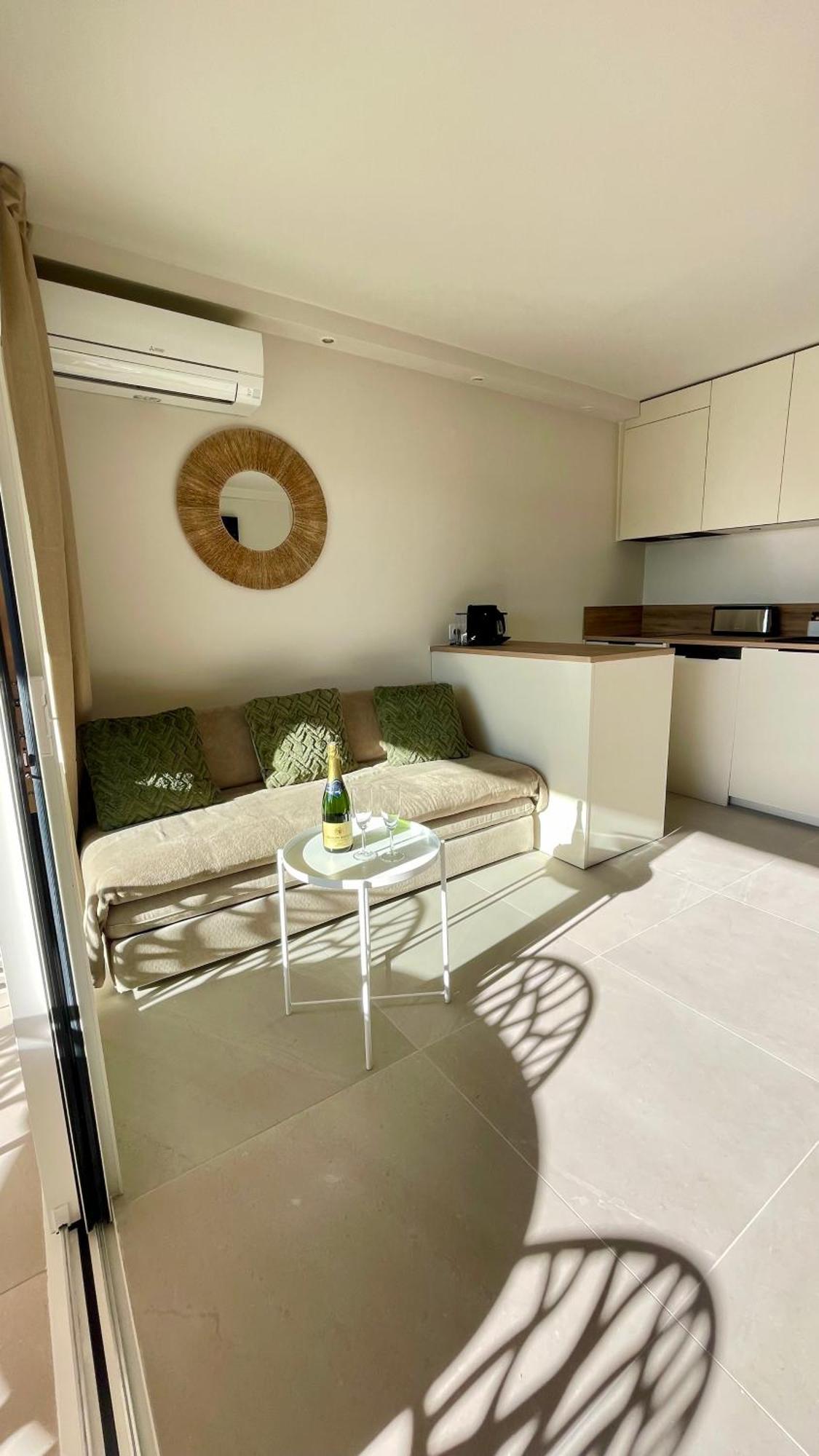 Proche St Tropez Refait A Neuf Bord De Plage Et Piscine Коголен Екстериор снимка