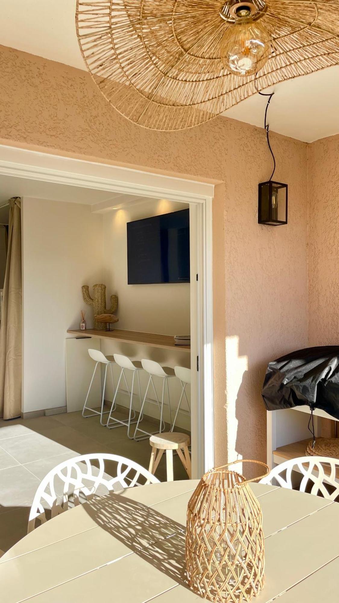 Proche St Tropez Refait A Neuf Bord De Plage Et Piscine Коголен Екстериор снимка